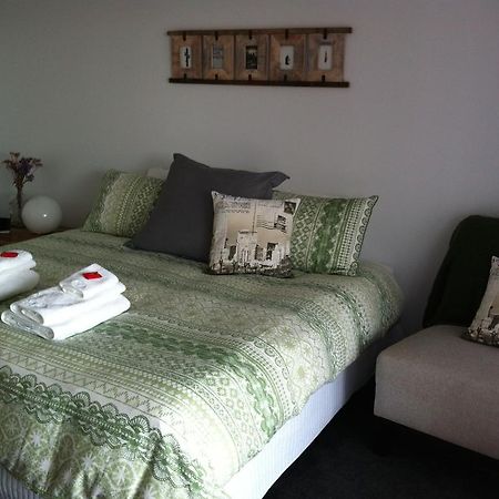 Corinella On The Esplanade Bed & Breakfast Exterior photo