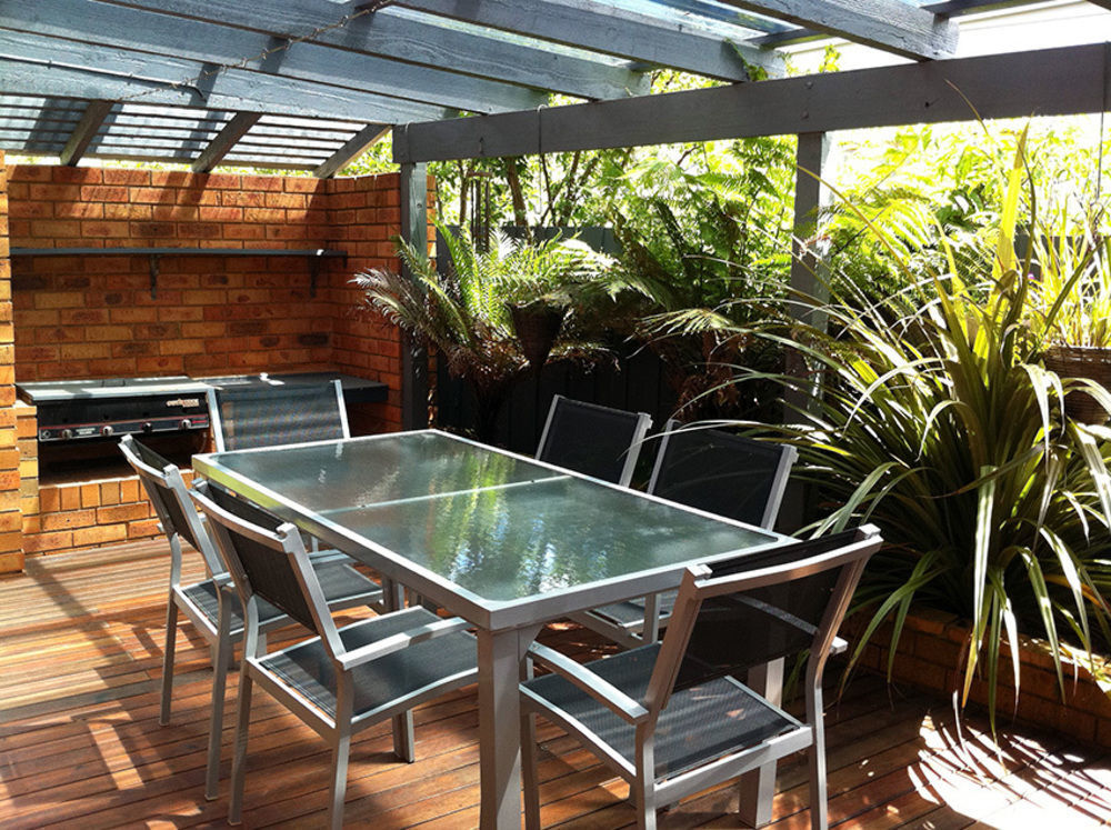 Corinella On The Esplanade Bed & Breakfast Exterior photo