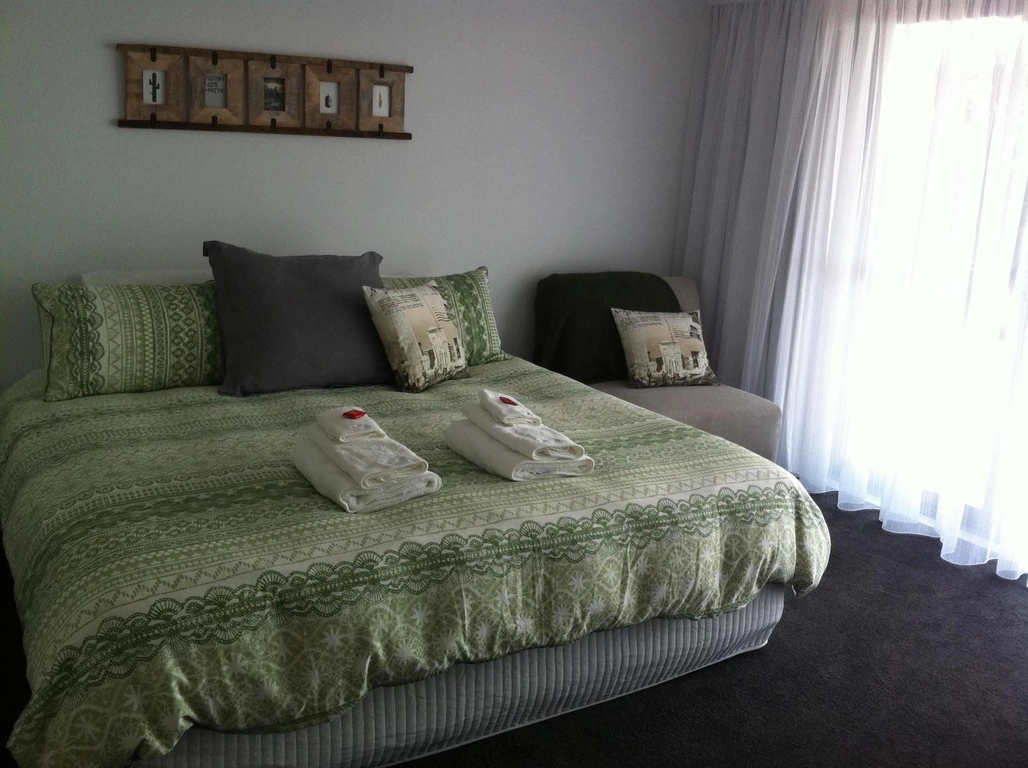 Corinella On The Esplanade Bed & Breakfast Exterior photo