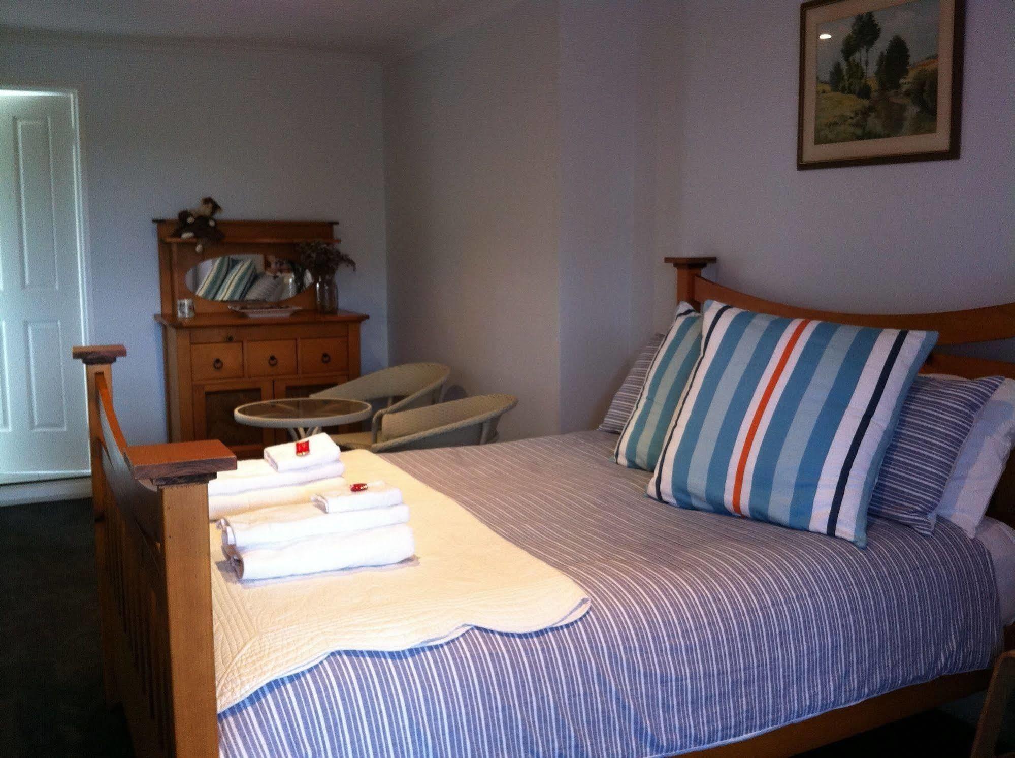 Corinella On The Esplanade Bed & Breakfast Exterior photo